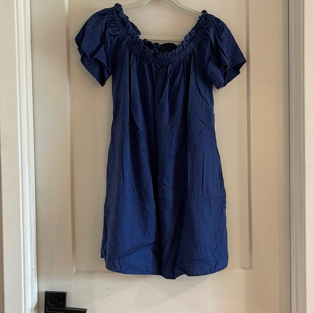 On/off shoulder navy French connection dress with pockets size us 2